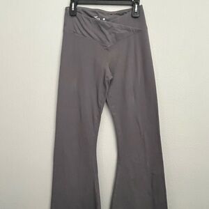 Hollister Charcoal Flare Yoga Leggings